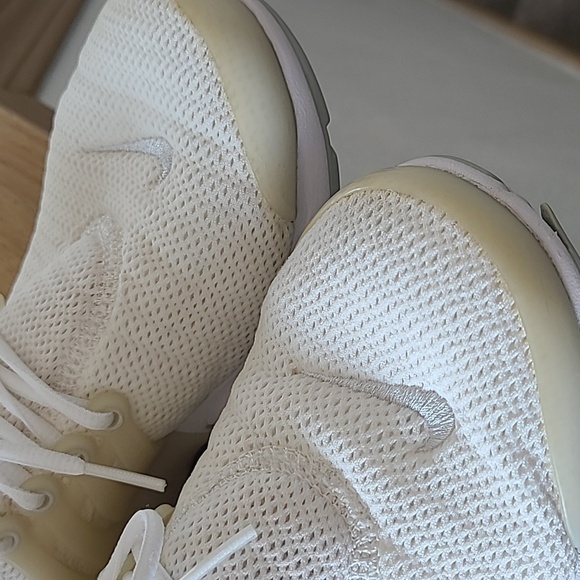 Nike AIR Knit White and Cream Sneakers with Minimalist Design - Picture 6 of 6